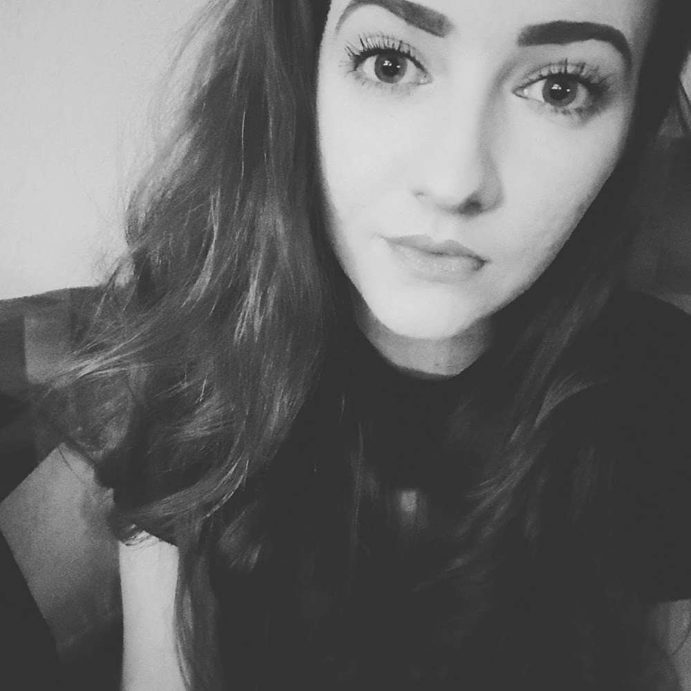 Meet your Posher, Danae